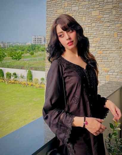 Alizeh Shah Age, Husband, Dramas, Height, Wiki